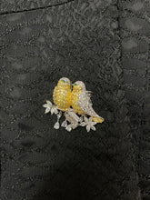 Load image into Gallery viewer, Lovebirds brooch
